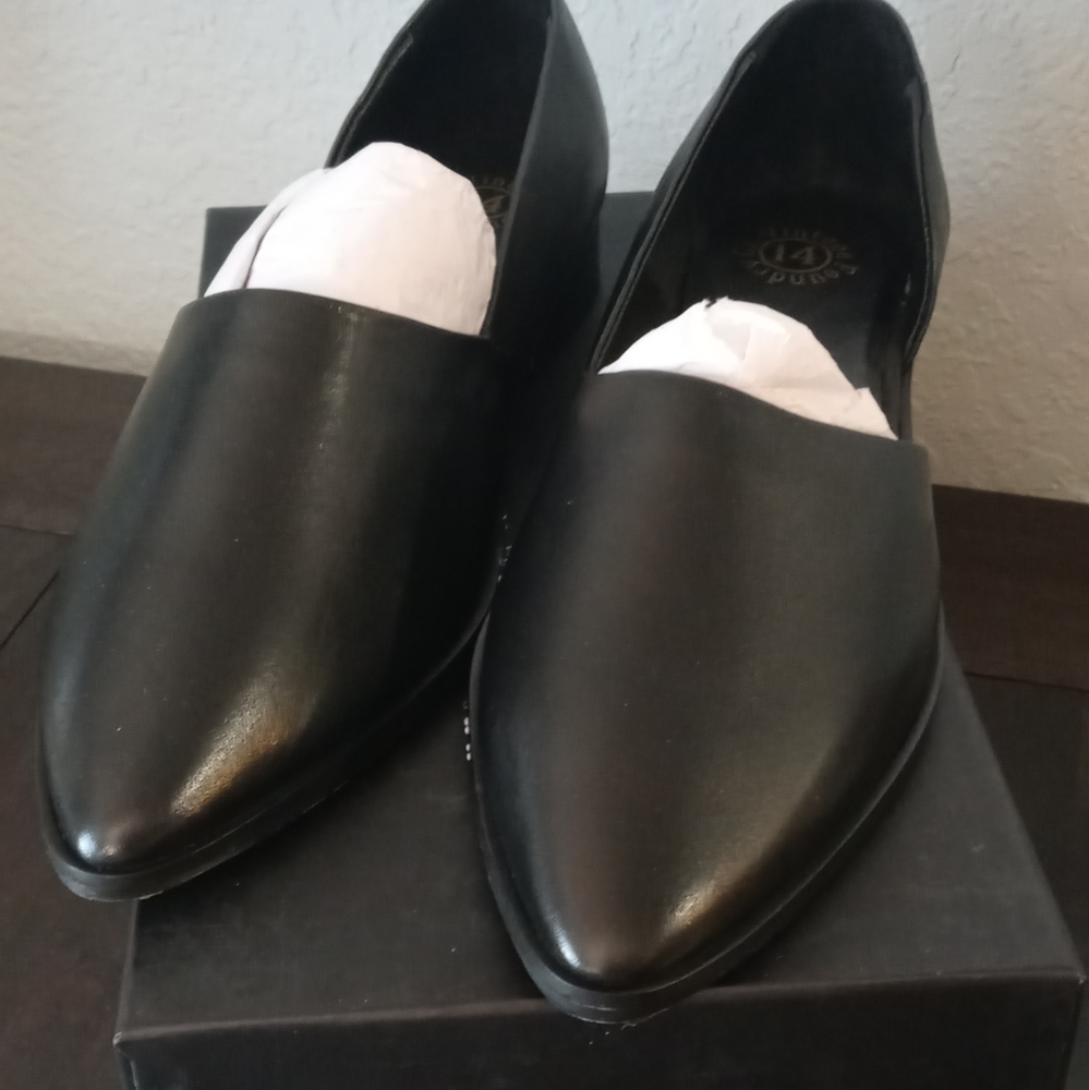 Vintage Foundry Co flats
